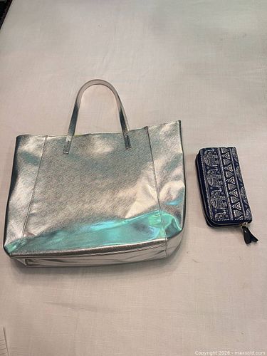 Clinique Silver Metallic Tote with Navy Elephant-Print Wallet (1 of 8)
