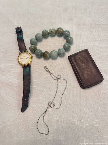 Lot: Jade Bead Bracelet, Bulova Watch, Silver Chain & Leather Money Clip (1 of 7)