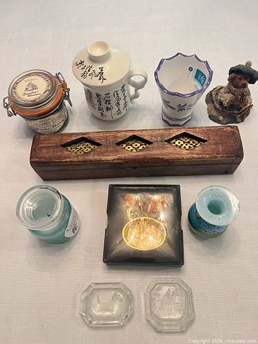 Mixed Lot: Glass, Wood, Ceramic & Resin Decorative Items (1 of 20)