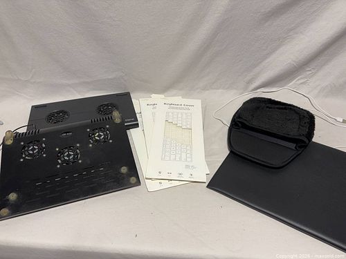 Lot: Laptop Cooling Pad, Keyboard Covers, Sleeve, Heated Mousepad (1 of 6)