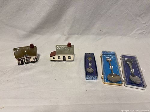 Set of 5 Decorative Ceramic Cottages & Collectible Souvenir Spoons (1 of 7)