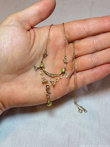 (14K) Vintage Yellow Gold Peridot Pendant on (10K) Yellow Gold Chain (1 of 17)