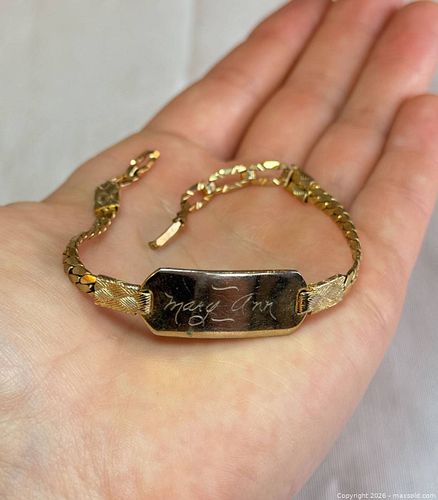 Unmarked Gold Engraved ID Bracelet - "May Ann" (8.08g) (1 of 12)