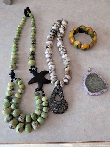 Costume jewelry (1 of 3)