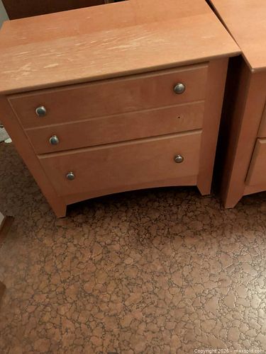 End tables (1 of 7)