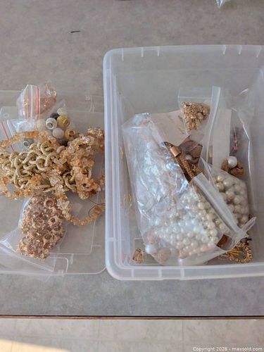 Gold tone jewelry supplies (1 of 4)