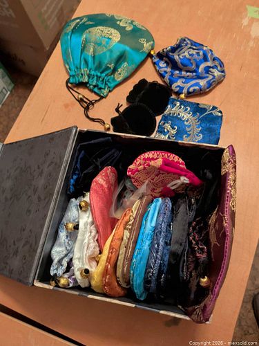 Jewelry bags (1 of 3)
