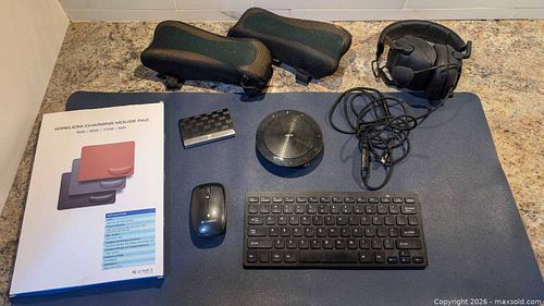 Computer Accessories Lot with Wireless Mouse, Keyboard, Jabra (1 of 10)