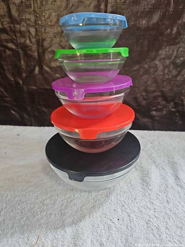 Glass nesting bowls with lids (1 of 10)