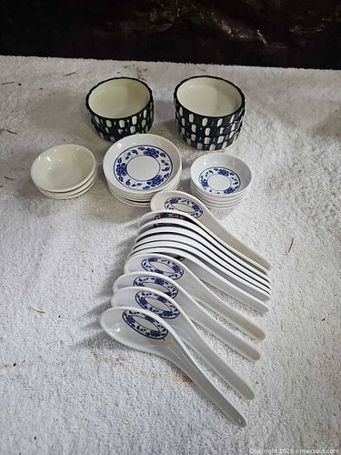 Lot of Asian dipping dishes and spoons (1 of 5)