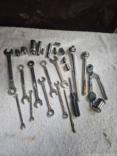 Wrenches and socket wrenches etc (1 of 4)