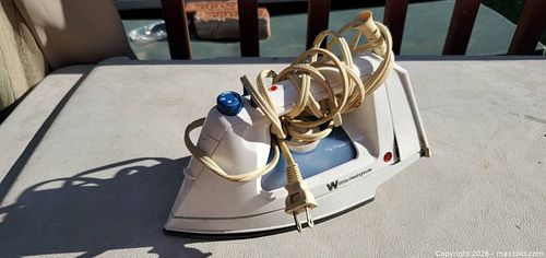 WHITE WESTINGHOUSE IRON  (1 of 3)