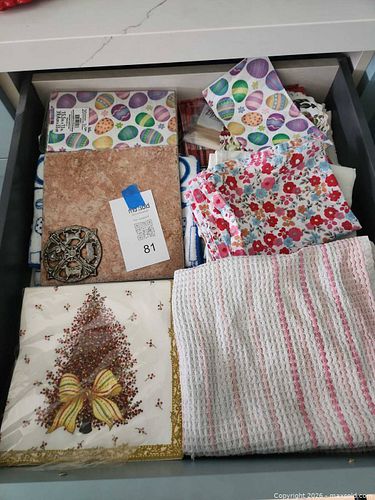 Assorted Kitchen Linens Set: Tea Towels, Cloth & Paper Napkins (1 of 8)