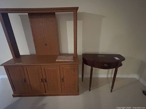 Oak Entertainment Center & Accent Table – 2-Piece Furniture Lot (1 of 13)