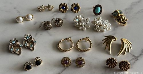 Vintage Lot of 13 Mixed-Style Multicolor Jewelry  (1 of 10)