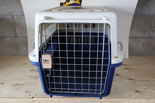 Paw Smart Medium Blue/White Plastic Pet Carrier with Metal Door (1 of 7)