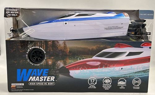 Wave Master RC Boat with Remote & Display Stand (1 of 5)