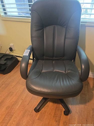 Lot #40 (1 of 10)