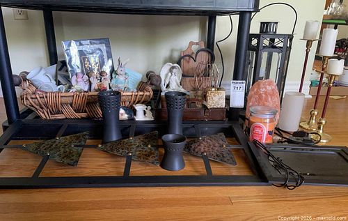 Decorative Home Decor and Collectibles Lot (1 of 14)