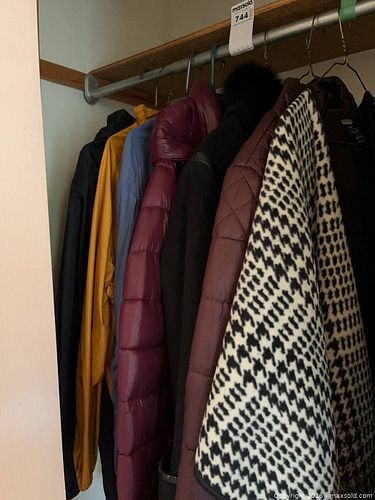 Women's Outerwear Coats and V (1 of 17)