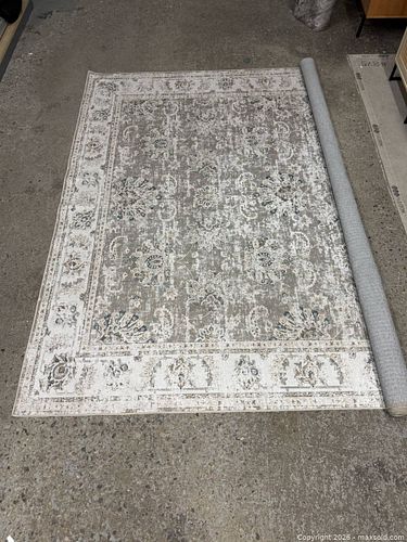Distressed Persian Style Decor Carpet 8x10’ (1 of 5)
