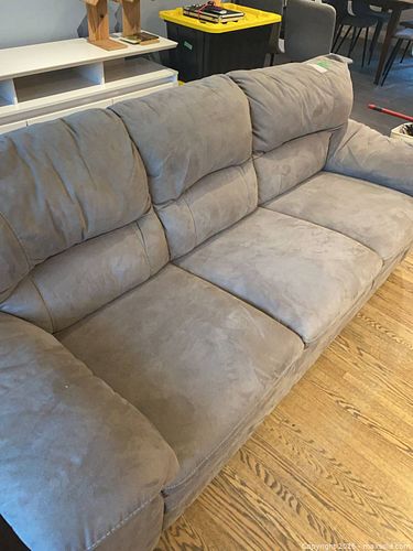 Sofa/Couch C (1 of 7)