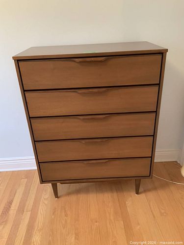 Bedroom Dresser 3 (1 of 5)