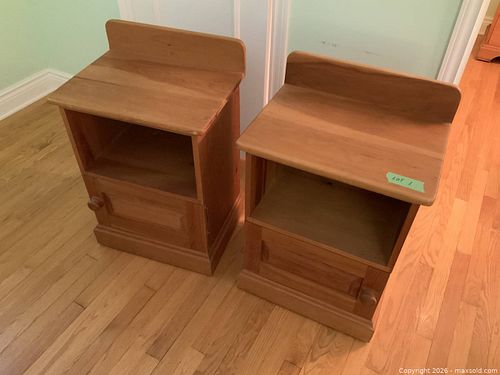 Bedroom Nightstands (Qty 2) (1 of 5)