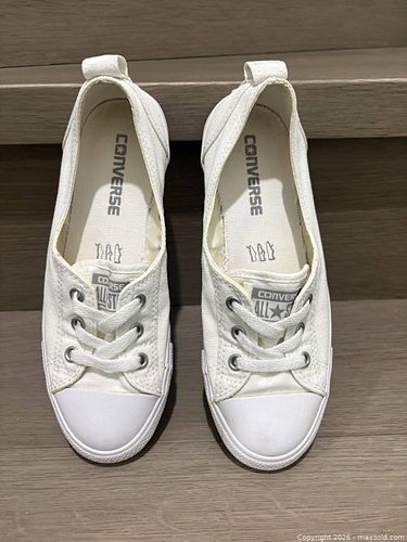Converse Chuck Taylor Low Top Slip-On Women's US 6 (1 of 6)