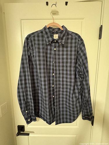 Men's Large Long-Sleeve Button-Down Shirt Lot and Dress Jacket (1 of 20)