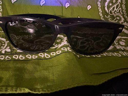 Ray-Ban New Wayfarer RB2132 Black Polarized 55/18/145 (1 of 4)