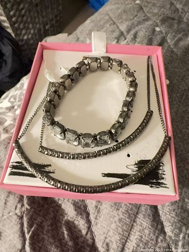 Silver-Tone Rhinestone Necklace and Stretch Bracelet Set (1 of 4)