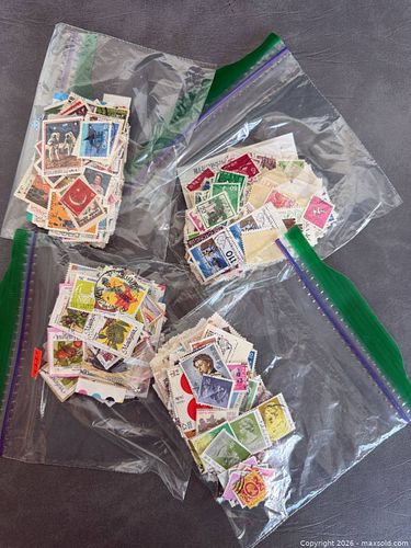 Large Collection of Vintage Worldwide Used Postage Stamps (1 of 9)