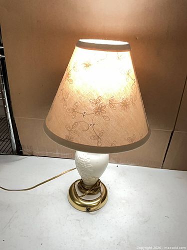 Small Table Lamp- lot 75 (1 of 5)