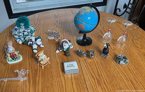 Assorted Holiday zCollectibles Lot with Small Globe & Figurines (1 of 9)