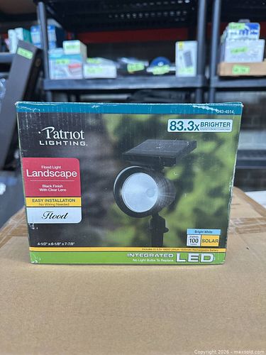 Patriot Lighting Solar Integrated LED Landscape Flood Light, Black (1 of 3)