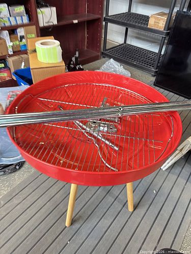 Red Charcoal Grill, 18–22 in Diameter (1 of 5)