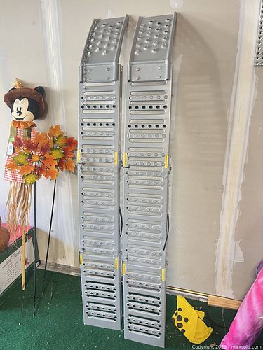 Duralast Steel Loading Ramps Pair (1 of 5)