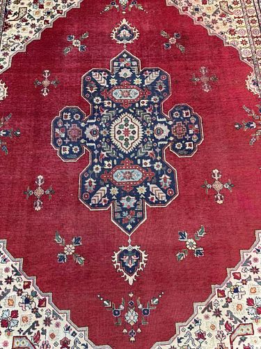TABRIZ RUG (1 of 4)