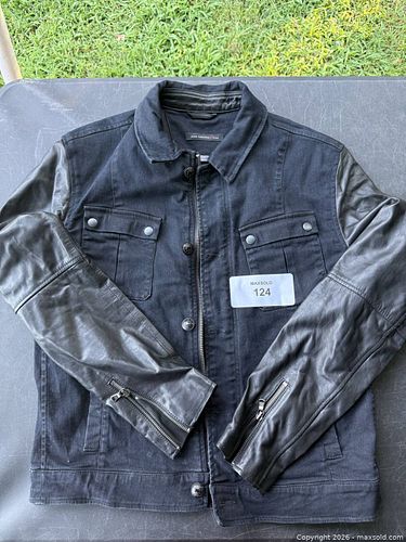 Lot #124 (1 of 7)