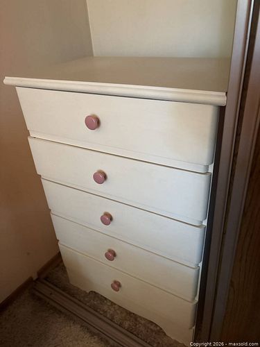 Five-Drawer Chest (1 of 6)