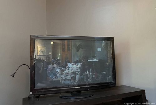42” Panasonic TV (1 of 1)