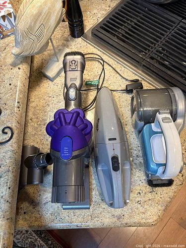 Handheld vacuum cleaners (1 of 1)