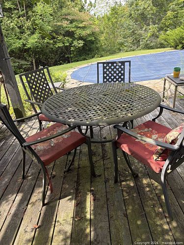 Outdoor/patio dining set (1 of 2)