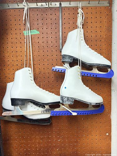 Figure Skates White, Sizes 7 & 8, Stainless Steel Blades (1 of 5)