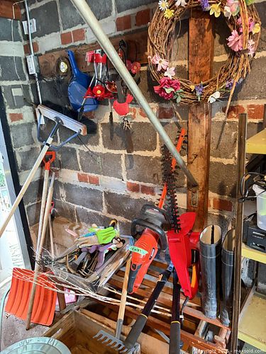 Garden Tools Bundle with Black & Decker Hedge Trimmer & Boots (1 of 9)