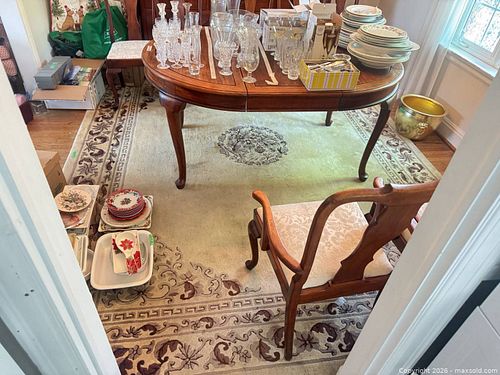 Traditional Oriental Area Rug  (1 of 6)