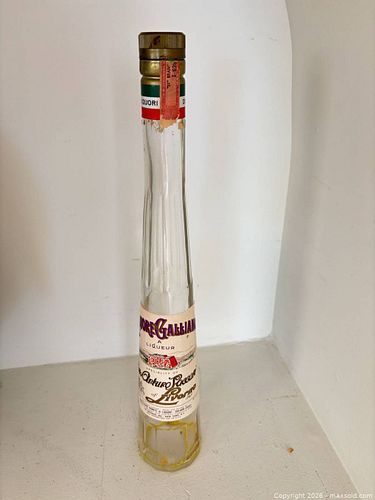 Galliano Liqueur Empty Clear Glass Bottle with Screw Cap (1 of 9)