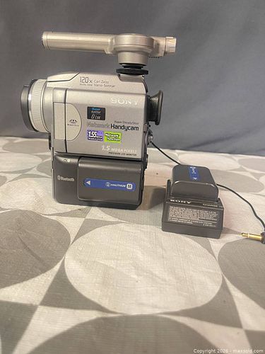 Sony DCR-PC100 Series Handycam Camcorder (Carl Zeiss, Bluetooth) (1 of 3)