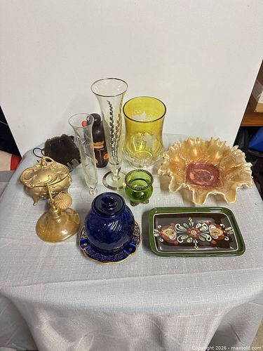 Assorted Vintage Decorative Glassware, Ceramics & Collectibles (1 of 8)